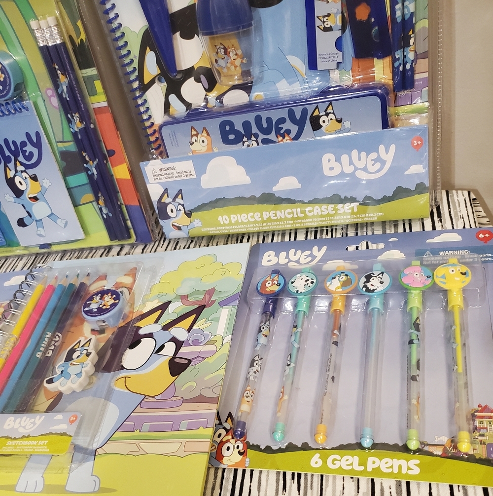 Bluey Stationery Set Over 45 Pieces - Picture 4 of 6
